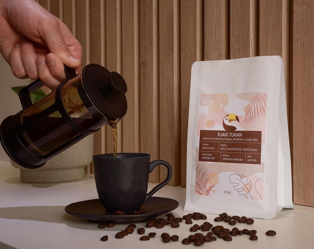Pražena kava Rjavi Tukan in french press