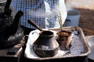 making turkish coffee