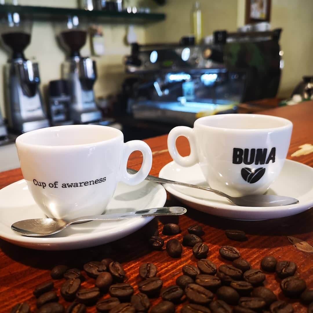 Kava Buna v kavarni Čokl
