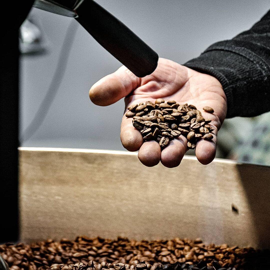 STOW roasting coffee beans