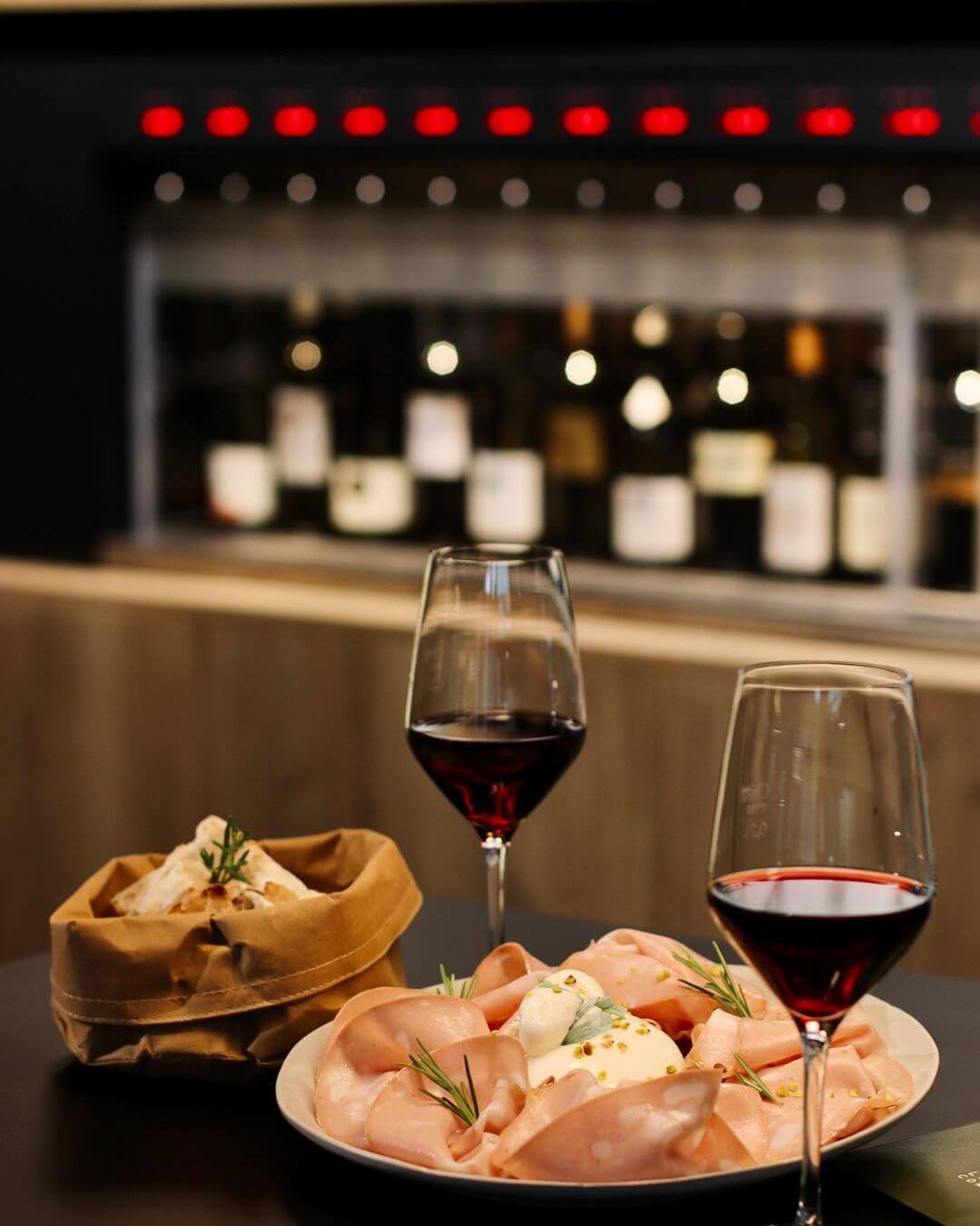Lana's Corner vino in hrana