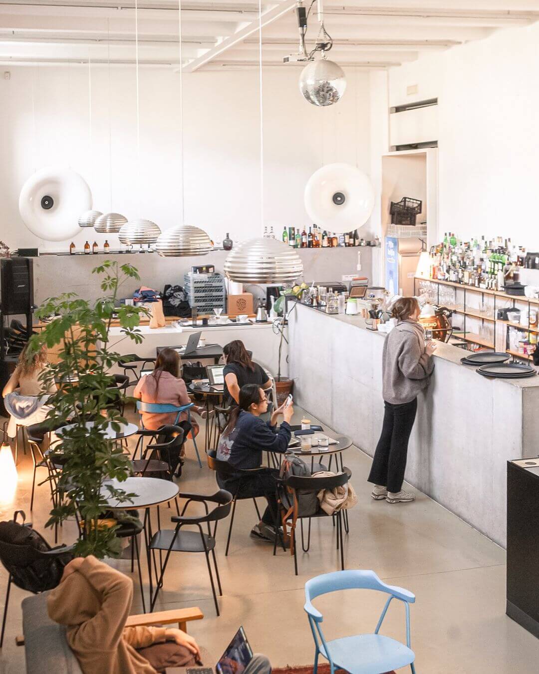 Moderna coffee shop interior