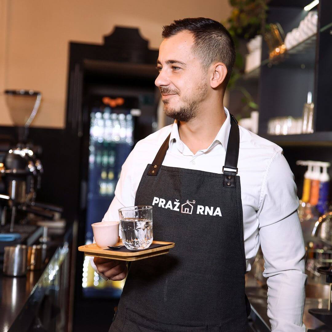 Pražarna serving coffee