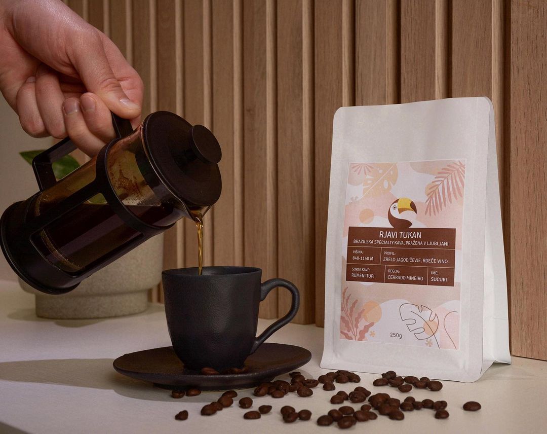 Pražena kava Rjavi Tukan in french press