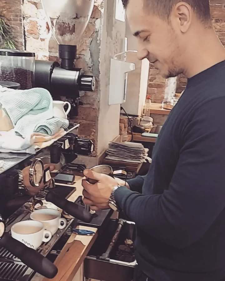 latte art training in Ljubljana